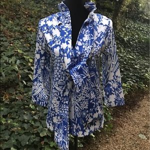 TUCKERNUCK Blouse. Simply Beautiful.